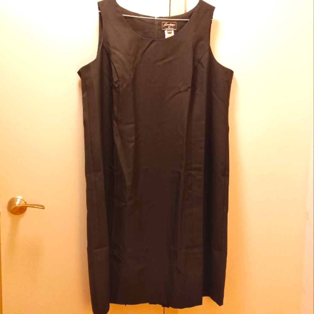 LBD [Sweet Suit] Black Sleeveless Pleated Back Dress 22W